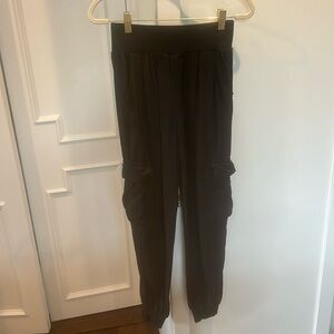Girls Habitual Pull-on elastic waist black cargo pants Size 16